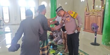 Kapolsek Bonggo Hadiri Peringatan Isra Mi’raj Nabi Muhammad SAW di Kampung Kiren