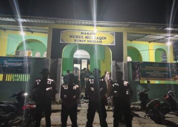 Personel Samapta Polres Sarmi Intensifkan Patroli Sambang Masjid Saat Sholat Tarawih