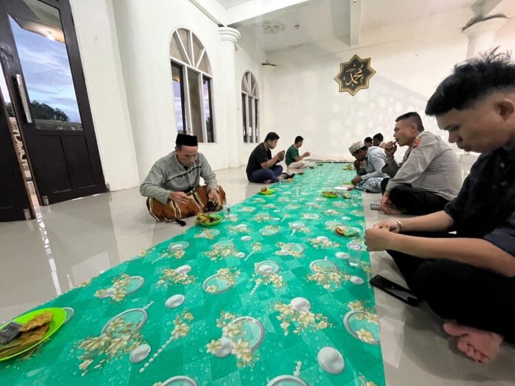 Gandeng Tokoh Agama Bhabin Kelurahan Mararena Sampaikan Pesan Kamtibmas