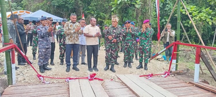 Jembatan Penghubung Anus–Podena Diresmikan, Permudah Aktivitas Warga Distrik Bonggo