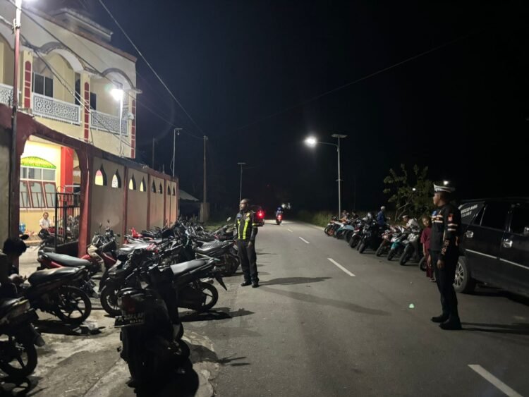 Patroli Sat Samapta Polres Sarmi Amankan Sholat Tarawih dan Situasi Kamtibmas di Kota Sarmi