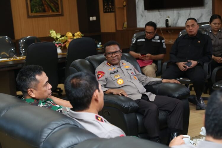 Mini Soccer Bersama, Polda Papua dan Wartawan Pererat Sinergitas dan Silaturahmi