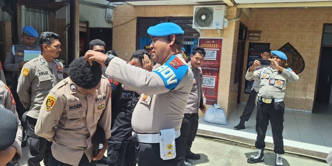 Penegakan Disiplin Internal, Bidpropam Polda Papua Laksanakan Gaktibplin dan Sosialisasi di Polres Jayapura dan KP3 Udara Sentani