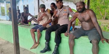 Polsek Muara Tami Sambangi Warga Kampung Mosso, Berikan Himbauan Harkamtibmas Di Wilayah Perbatasan RI-PNG