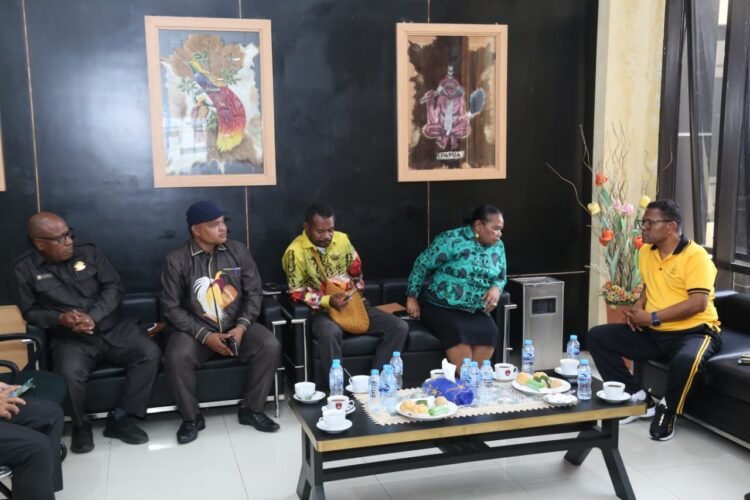 Kapolda Papua dan MRP Bahas Afirmasi OAP 2026, Dorong Rekrutmen Polri yang Transparan dan Berkeadilan