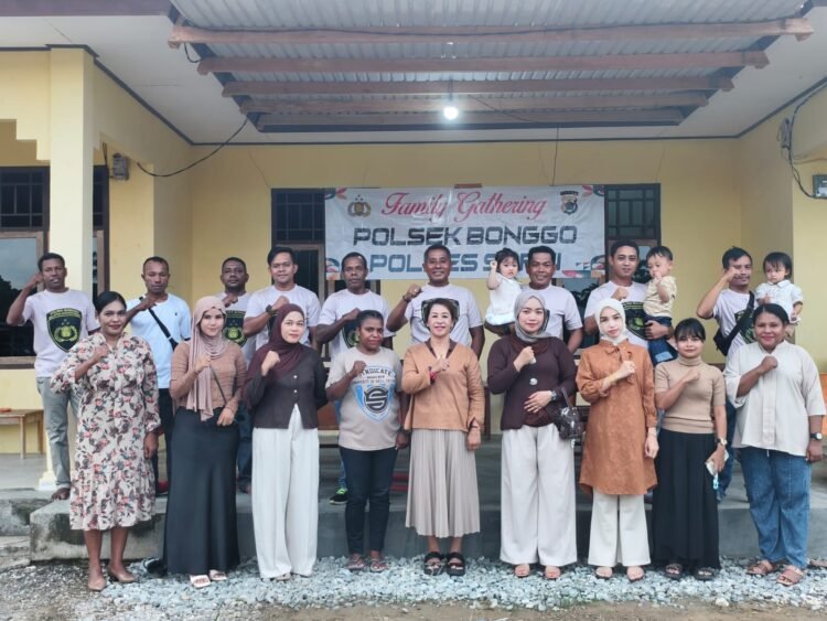 Hadir di Tengah Jemaat, Polisi Amankan Ibadah Minggu di Karubaga