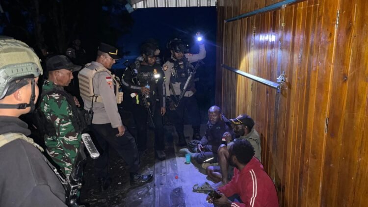 Polsek Nimbokrang Monitoring Persiapan Panen Jagung untuk Dukung Ketahanan Pangan Nasional