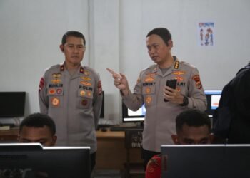 Wakapolda Papua Tinjau Langsung Proses CAT Akademik Penerimaan Bintara Polri