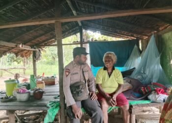 Personel Polsek Sota Sambangi Warga Kampung Erambu, Sampaikan Pesan Kamtibmas