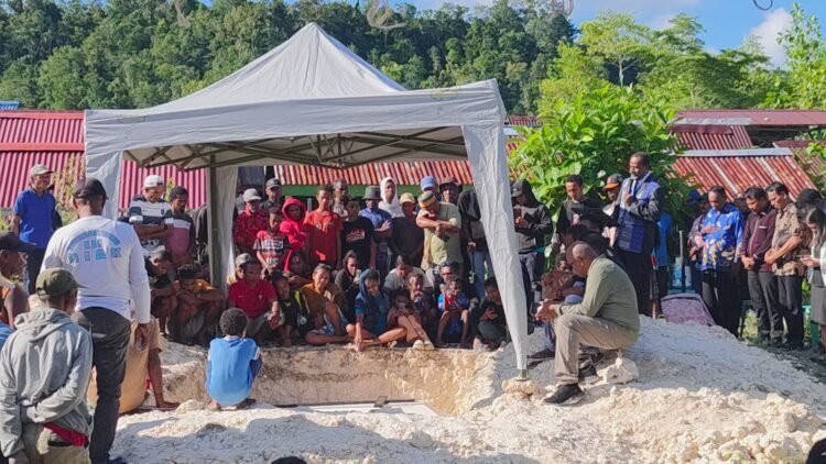 5 Korban Ledakan Bom di Biak Dimakamkan Dalam 1 Liang Lahat