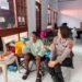 Polda Papua Berikan Trauma Healing kepada Korban Ledakan di Biak Numfor, Hadirkan Semangat dan Keceriaan di Pengungsian